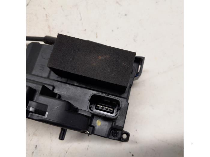 Deurslot Mechaniek 4Deurs links-achter van een Renault Modus/Grand Modus (JP) 1.2 16V 2012