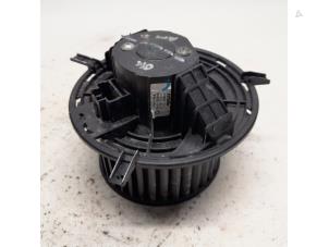 Gebruikte Aanjager Fiat Freemont 2.0 MultiJet 140 16V Prijs € 78,75 Margeregeling aangeboden door Reclycar De Boer BV