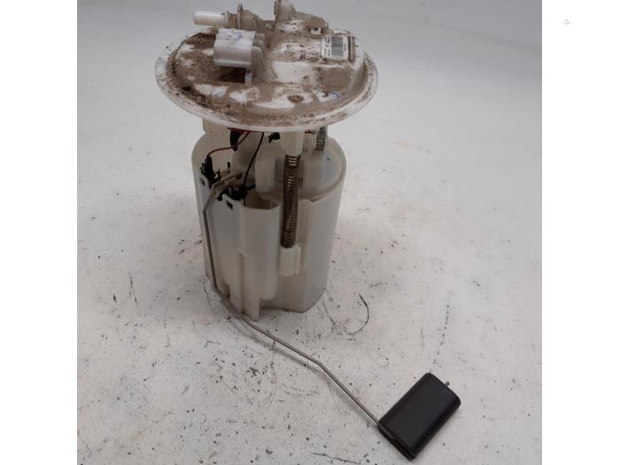 Gebruikte Tank element Pomp Renault Megane III Grandtour (KZ) 1.4 16V TCe 130 Prijs € 26,25 Margeregeling aangeboden door Reclycar De Boer BV