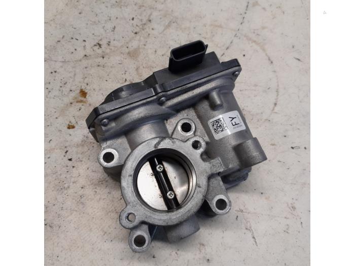 Gebruikte Gasklephuis Renault Clio IV (5R) 0.9 Energy TCE 90 12V Prijs € 26,25 Margeregeling aangeboden door Reclycar De Boer BV