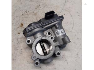 Gebruikte Gasklephuis Renault Clio IV (5R) 0.9 Energy TCE 90 12V Prijs € 26,25 Margeregeling aangeboden door Reclycar De Boer BV