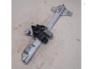 Gebruikte Ruitmechaniek 4Deurs rechts-voor Peugeot 2008 (CU) 1.6 Blue HDi 100 Prijs € 78,75 Margeregeling aangeboden door Reclycar De Boer BV