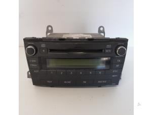 Gebruikte Radio CD Speler Toyota Avensis Wagon (T27) 2.2 16V D-4D-F 150 Prijs € 105,00 Margeregeling aangeboden door Reclycar De Boer BV