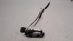 Gebruikte Deurslot Mechaniek 4Deurs links-achter Citroen C3 (SC) 1.2 VTi 82 12V Prijs € 26,25 Margeregeling aangeboden door Reclycar De Boer BV
