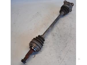 Gebruikte Aandrijfas links-achter Toyota RAV4 (A2) 2.0 D-4D 16V 4x4 Prijs € 47,25 Margeregeling aangeboden door Reclycar De Boer BV