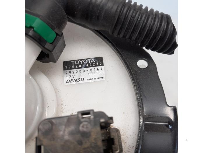 Tank element Pomp van een Toyota RAV4 (A5) 2.5 Plug-in Hybrid 16V AWD 2021
