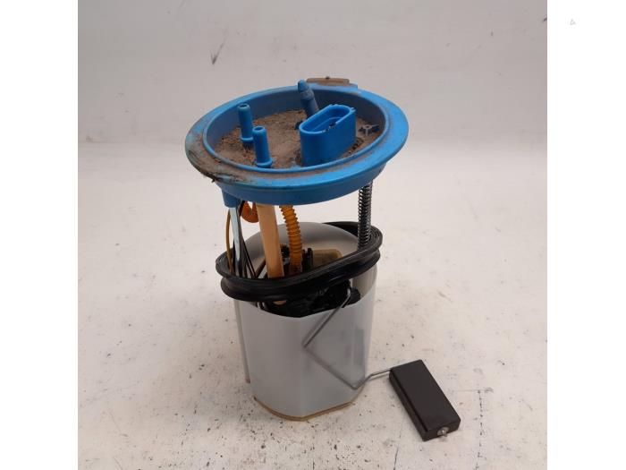 Gebruikte Tank element Pomp Volkswagen Golf VI (5K1) 1.4 TSI 122 16V Prijs € 42,00 Margeregeling aangeboden door Reclycar De Boer BV
