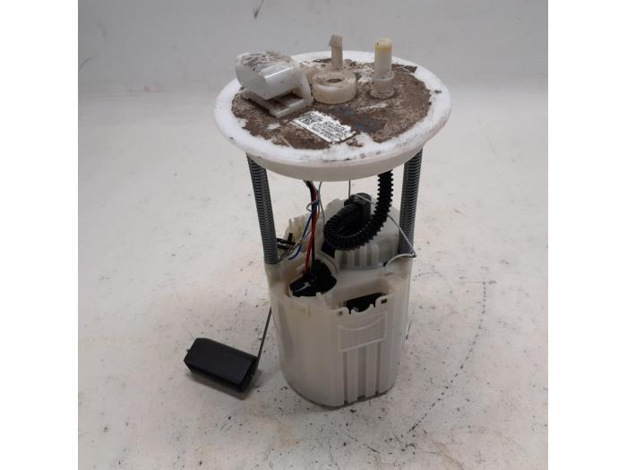 Gebruikte Tank element Pomp Opel Karl 1.0 12V Prijs € 42,00 Margeregeling aangeboden door Reclycar De Boer BV