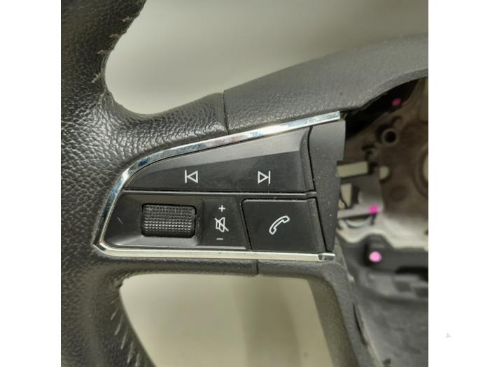 Stuurwiel van een Seat Ibiza IV (6J5) 1.4 TDI 12V 2015