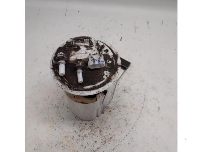 Gebruikte Tank element Pomp Renault Megane III Grandtour (KZ) 1.5 dCi 110 Prijs € 42,00 Margeregeling aangeboden door Reclycar De Boer BV