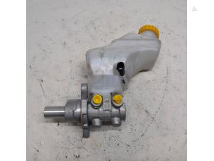 Gebruikte Hoofdremcilinder Peugeot Bipper (AA) 1.4 HDi Prijs € 21,00 Margeregeling aangeboden door Reclycar De Boer BV