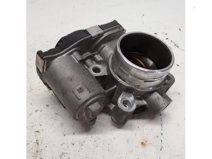 Gebruikte Gasklephuis Opel Astra K 1.6 CDTI 110 16V Prijs € 52,50 Margeregeling aangeboden door Reclycar De Boer BV