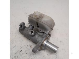 Gebruikte Hoofdremcilinder Ford Transit Custom 2.2 TDCi 16V Prijs € 26,25 Margeregeling aangeboden door Reclycar De Boer BV