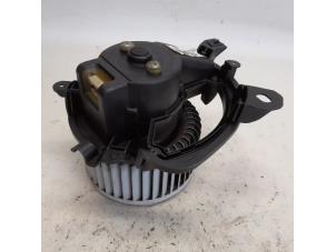 Gebruikte Kachel Ventilatiemotor Fiat Punto Evo (199) 1.3 JTD Multijet 85 16V Euro 5 Prijs € 36,75 Margeregeling aangeboden door Reclycar De Boer BV