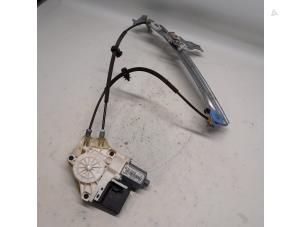 Gebruikte Raammechaniek 4Deurs links-achter Renault Megane III Grandtour (KZ) 1.5 dCi 90 Prijs € 26,25 Margeregeling aangeboden door Reclycar De Boer BV