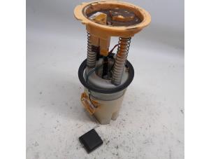 Gebruikte Tank element Pomp Mercedes B (W245) 1.5 B-150 16V Prijs € 26,25 Margeregeling aangeboden door Reclycar De Boer BV