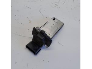 Gebruikte Luchthoeveelheidsmeter Opel Karl 1.0 12V Prijs € 26,25 Margeregeling aangeboden door Reclycar De Boer BV