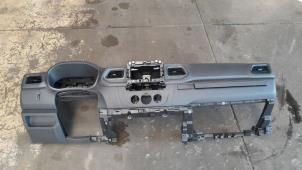 Gebruikte Dashboard Renault Master III (MA/MB/MC/MD/MH/MF/MG/MH) 2.3 dCi 135 16V FWD Prijs € 1.050,00 Margeregeling aangeboden door Reclycar De Boer BV