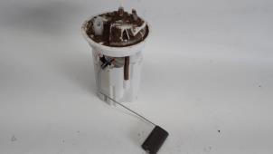 Gebruikte Tank element Pomp Ford Fiesta 6 (JA8) 1.0 EcoBoost 12V 100 Prijs € 42,00 Margeregeling aangeboden door Reclycar De Boer BV