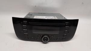 Gebruikte Radio CD Speler Fiat Grande Punto (199) 1.3 JTD Multijet 16V 85 Actual Prijs € 52,50 Margeregeling aangeboden door Reclycar De Boer BV