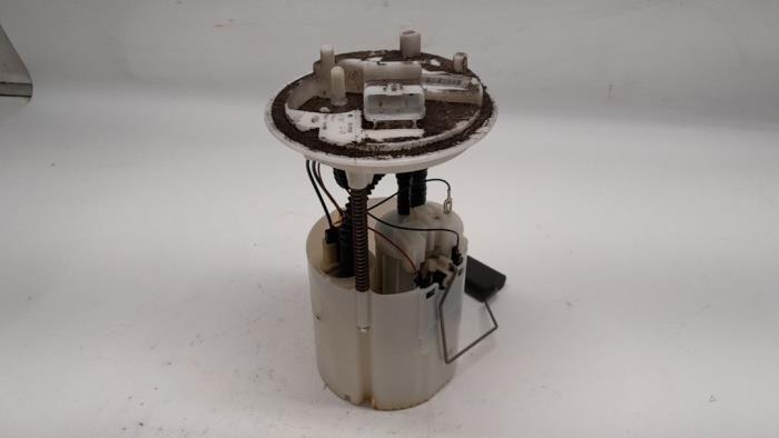 Gebruikte Tank element Pomp Opel Corsa D 1.2 16V Prijs € 26,25 Margeregeling aangeboden door Reclycar De Boer BV