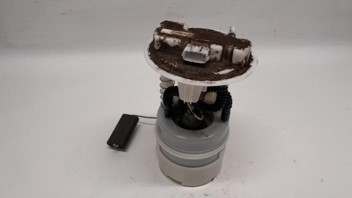 Gebruikte Tank element Pomp Renault Twingo II (CN) 1.2 Prijs € 26,25 Margeregeling aangeboden door Reclycar De Boer BV