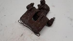 Gebruikte Remklauw (Tang) links-achter Ford Focus C-Max 1.8 16V Prijs € 36,75 Margeregeling aangeboden door Reclycar De Boer BV