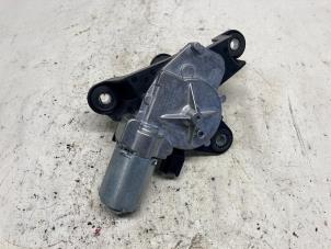 Gebruikte Ruitenwissermotor achter Citroen C3 Aircross I (2C/2R) 1.2 e-THP PureTech 110 Prijs € 15,75 Margeregeling aangeboden door Reclycar De Boer BV