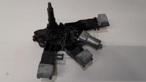 Gebruikte Ruitenwissermotor achter Peugeot 308 SW (L4/L9/LC/LJ/LR) 1.6 BlueHDi 120 Prijs € 15,75 Margeregeling aangeboden door Reclycar De Boer BV