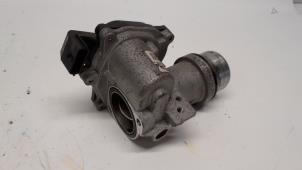 Gebruikte Gasklephuis Renault Clio III (BR/CR) 1.5 dCi FAP Prijs € 26,25 Margeregeling aangeboden door Reclycar De Boer BV