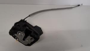 Gebruikte Deurslot Mechaniek 4Deurs rechts-voor MG ZS Prijs € 105,00 Margeregeling aangeboden door Reclycar De Boer BV