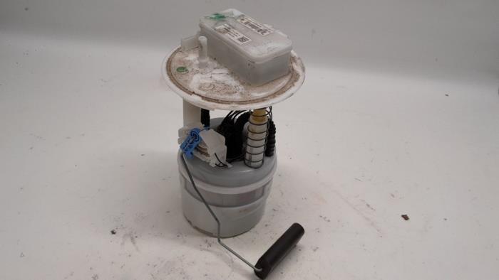 Gebruikte Brandstofpomp Elektrisch Renault Clio V (RJAB) 1.0 TCe 90 12V Prijs € 94,50 Margeregeling aangeboden door Reclycar De Boer BV