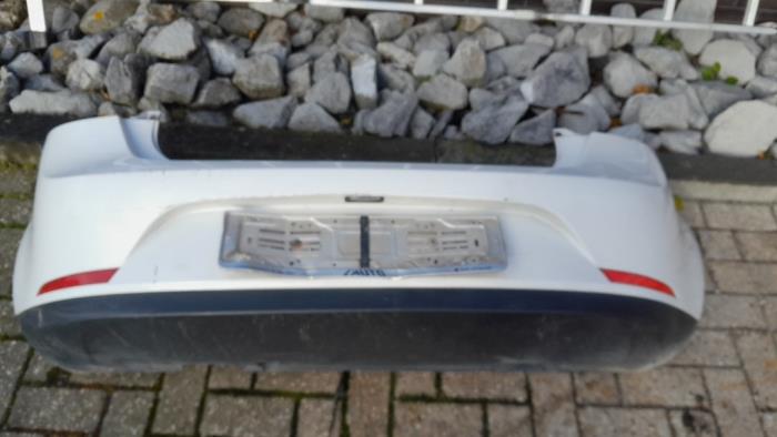 Bumper achter van een Seat Ibiza IV (6J5) 1.2 12V 2011