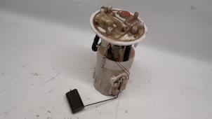 Gebruikte Tank element Pomp Renault Trafic New (JL) 1.9 dCi 82 16V Prijs € 26,25 Margeregeling aangeboden door Reclycar De Boer BV