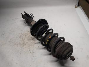 Gebruikte Schokdemper links-voor Fiat 500L (199) 1.6 D 16V Multijet II Prijs € 52,50 Margeregeling aangeboden door Reclycar De Boer BV