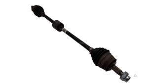 Gebruikte Aandrijfas rechts-voor Opel Adam 1.4 16V Prijs € 42,00 Margeregeling aangeboden door Reclycar De Boer BV