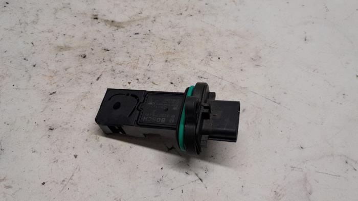 Gebruikte Luchthoeveelheidsmeter Opel Adam 1.4 16V Prijs € 26,25 Margeregeling aangeboden door Reclycar De Boer BV