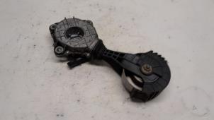 Gebruikte Spanrol Multiriem Peugeot 308 SW (4E/H) 1.6 VTI 16V Prijs € 36,75 Margeregeling aangeboden door Reclycar De Boer BV