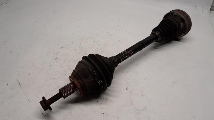 Gebruikte Steekas links-voor Volkswagen Golf VI (5K1) 1.4 TSI 122 16V Prijs € 26,25 Margeregeling aangeboden door Reclycar De Boer BV
