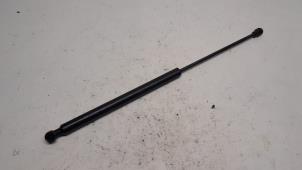 Gebruikte Kofferdekseldemper links-achter Citroen SpaceTourer 2.0 Blue HDI 180 Prijs € 26,25 Margeregeling aangeboden door Reclycar De Boer BV