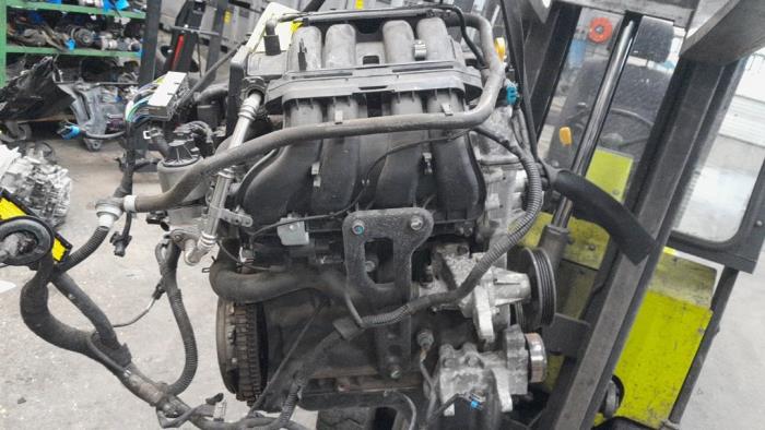 Motor van een Chevrolet Spark (M300) 1.0 16V 2010