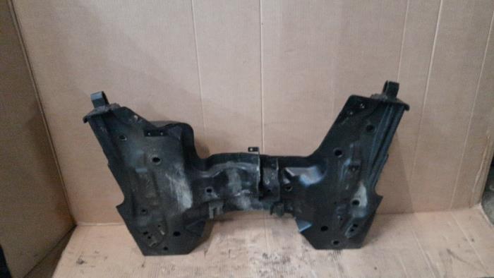 Gebruikte Subframe Citroen C3 Aircross I (2C/2R) 1.2 e-THP PureTech 110 Prijs € 157,50 Margeregeling aangeboden door Reclycar De Boer BV