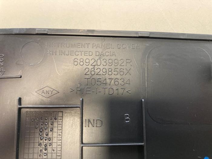 Dashboard deel van een Dacia Jogger 1.0 TCe 100 Bi-Fuel , ECO-G 12V 2023