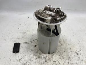 Gebruikte Tank element Pomp Renault Megane III Grandtour (KZ) 2.0 16V CVT Prijs € 52,50 Margeregeling aangeboden door Reclycar De Boer BV