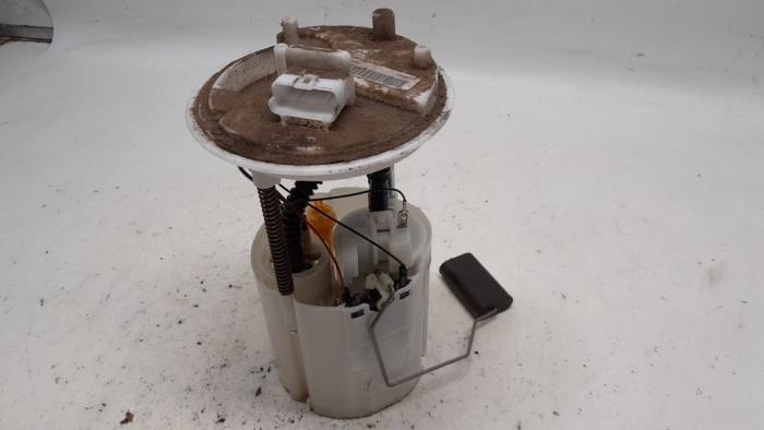 Gebruikte Tank element Pomp Opel Corsa D 1.4 16V Twinport Prijs € 52,50 Margeregeling aangeboden door Reclycar De Boer BV