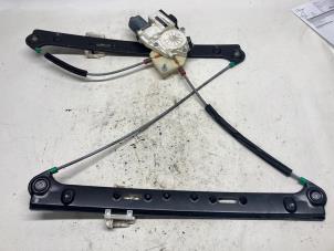 Gebruikte Ruitmechaniek 4Deurs rechts-voor BMW X3 (E83) 3.0d 24V Prijs € 52,50 Margeregeling aangeboden door Reclycar De Boer BV
