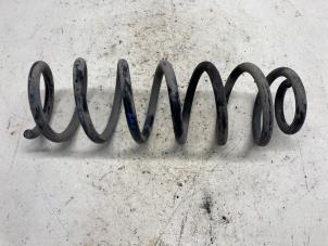 Gebruikte Schroefveer achter Renault Grand Scénic III (JZ) 1.4 16V TCe 130 Prijs € 13,13 Margeregeling aangeboden door Reclycar De Boer BV