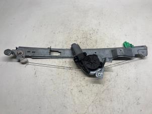 Gebruikte Raammechaniek 4Deurs links-voor Renault Scénic II (JM) 2.0 16V Prijs € 36,75 Margeregeling aangeboden door Reclycar De Boer BV