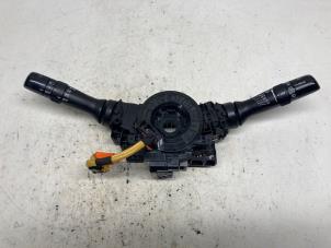 Gebruikte Licht + Raw Schakelaar Toyota RAV4 (A3) 2.2 D-4D 16V 4x4 Prijs € 52,50 Margeregeling aangeboden door Reclycar De Boer BV