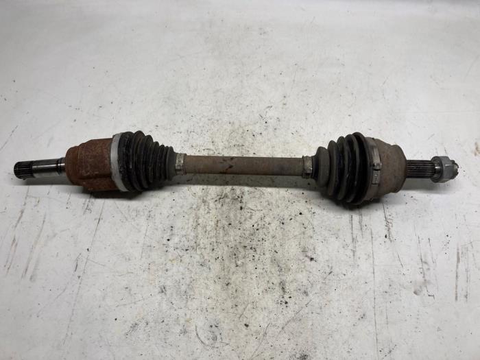 Gebruikte Aandrijfas links-voor Fiat Punto III (199) 1.3 JTD Multijet 80 16V Prijs € 32,55 Margeregeling aangeboden door Reclycar De Boer BV